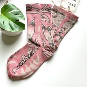 Magnolia Pearl Pink Floral MP Socks NWT